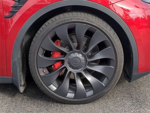 Used 2024 Tesla Model Y Performance image 11