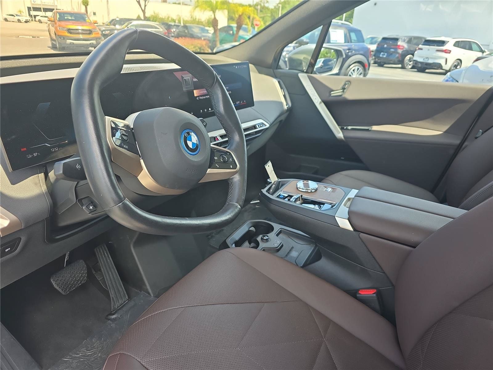 Certified 2025 BMW iX xDrive50 w/ Luxury Package AWD/4WD image 16