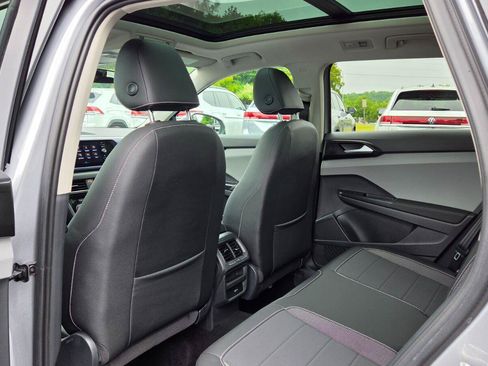 Used 2023 Volkswagen Taos SE w/ Panoramic Sunroof Package FWD image 39