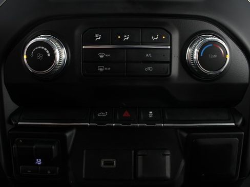 Used 2020 GMC Sierra 2500 4x4 Crew Cab w/ Convenience Package image 6