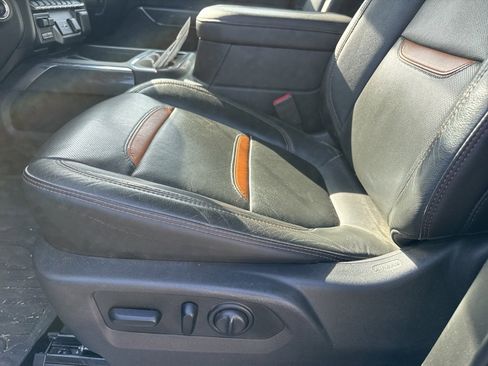 Used 2019 GMC Sierra 1500 AT4 w/ AT4 Premium Package image 9