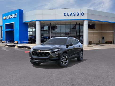 New 2026 Chevrolet Trax LT w/ Driver Confidence Package image 8