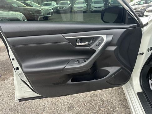 Used 2018 Nissan Altima 2.5 SL FWD image 11