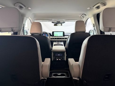 New 2026 Lincoln Aviator 2WD w/ Jet Appearance Package image 19