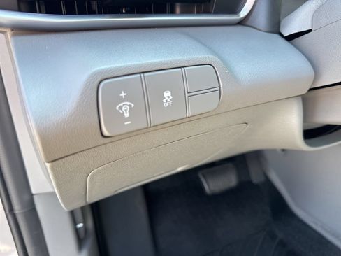 Used 2024 Hyundai Elantra SEL FWD image 13