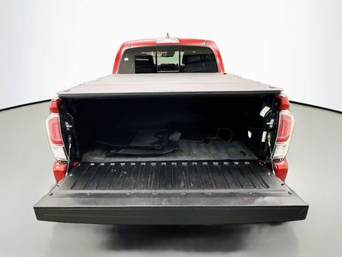 Used 2022 Toyota Tacoma TRD Sport AWD/4WD image 23