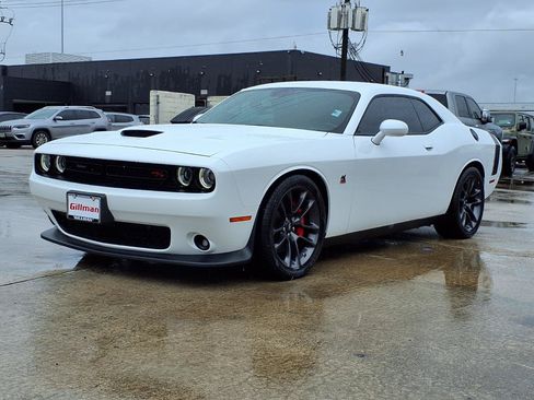 Used 2022 Dodge Challenger R/T Scat Pack w/ Plus Package RWD image 26