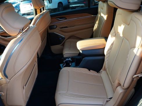 Certified 2024 Jeep Grand Cherokee L Summit AWD/4WD image 17