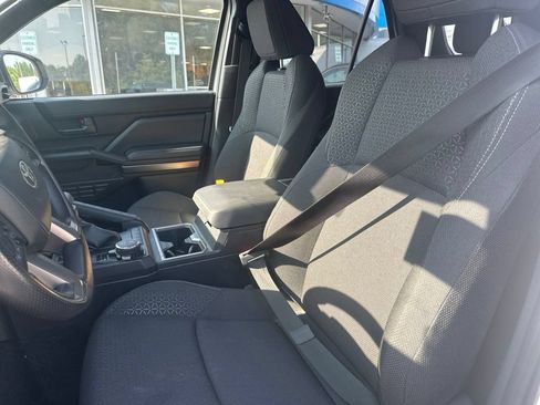 Used 2025 Toyota 4Runner SR5 AWD/4WD image 11