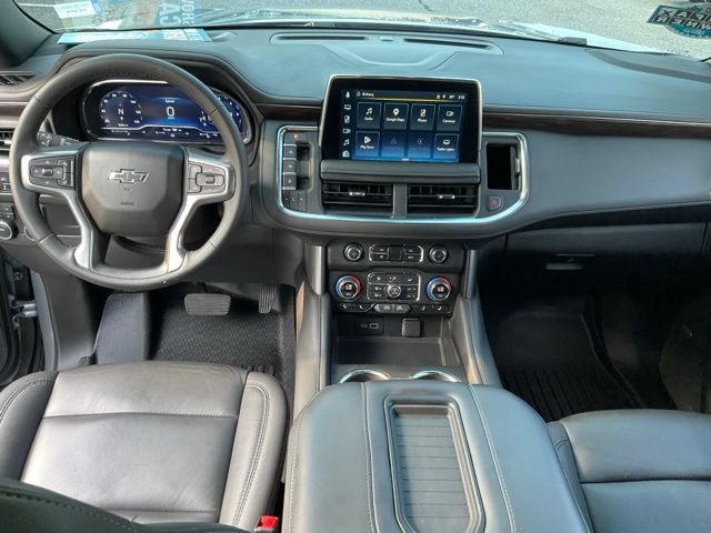 Used 2024 Chevrolet Suburban Z71 w/ Luxury Package AWD/4WD image 4