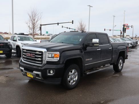 Used 2016 GMC Sierra 2500 SLT w/ All-Terrain HD Package image 3