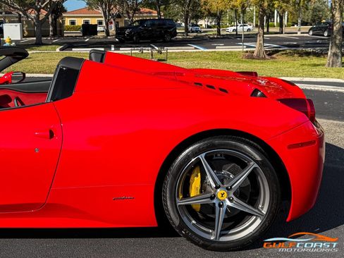 Used 2015 Ferrari 458 Spider image 54