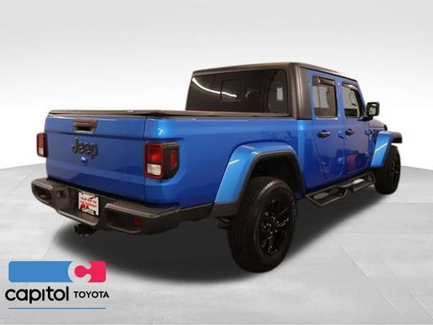 Used 2023 Jeep Gladiator Sport AWD/4WD image 2