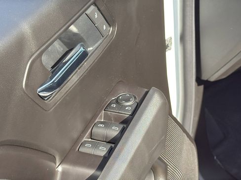 New 2026 Chevrolet Colorado LT image 9