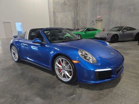 Used 2017 Porsche 911 Targa 4S image 2