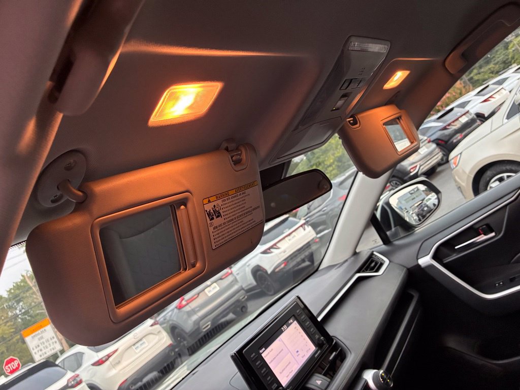Used 2021 Toyota RAV4 XLE FWD image 46