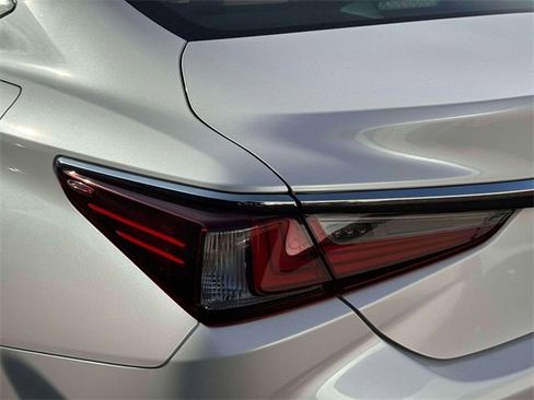 Used 2023 Lexus ES 350 w/ Premium Package image 10