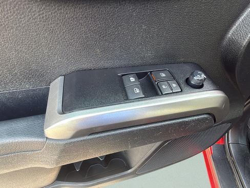 Used 2021 Toyota Tacoma SR5 AWD/4WD image 23