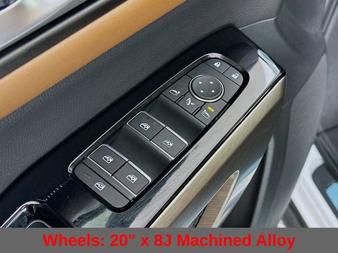 Certified 2025 Nissan Pathfinder Platinum AWD/4WD image 25