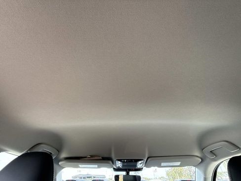 New 2026 Mitsubishi Outlander SE FWD image 18