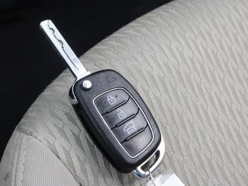 Used 2017 Hyundai Santa Fe Sport image 27