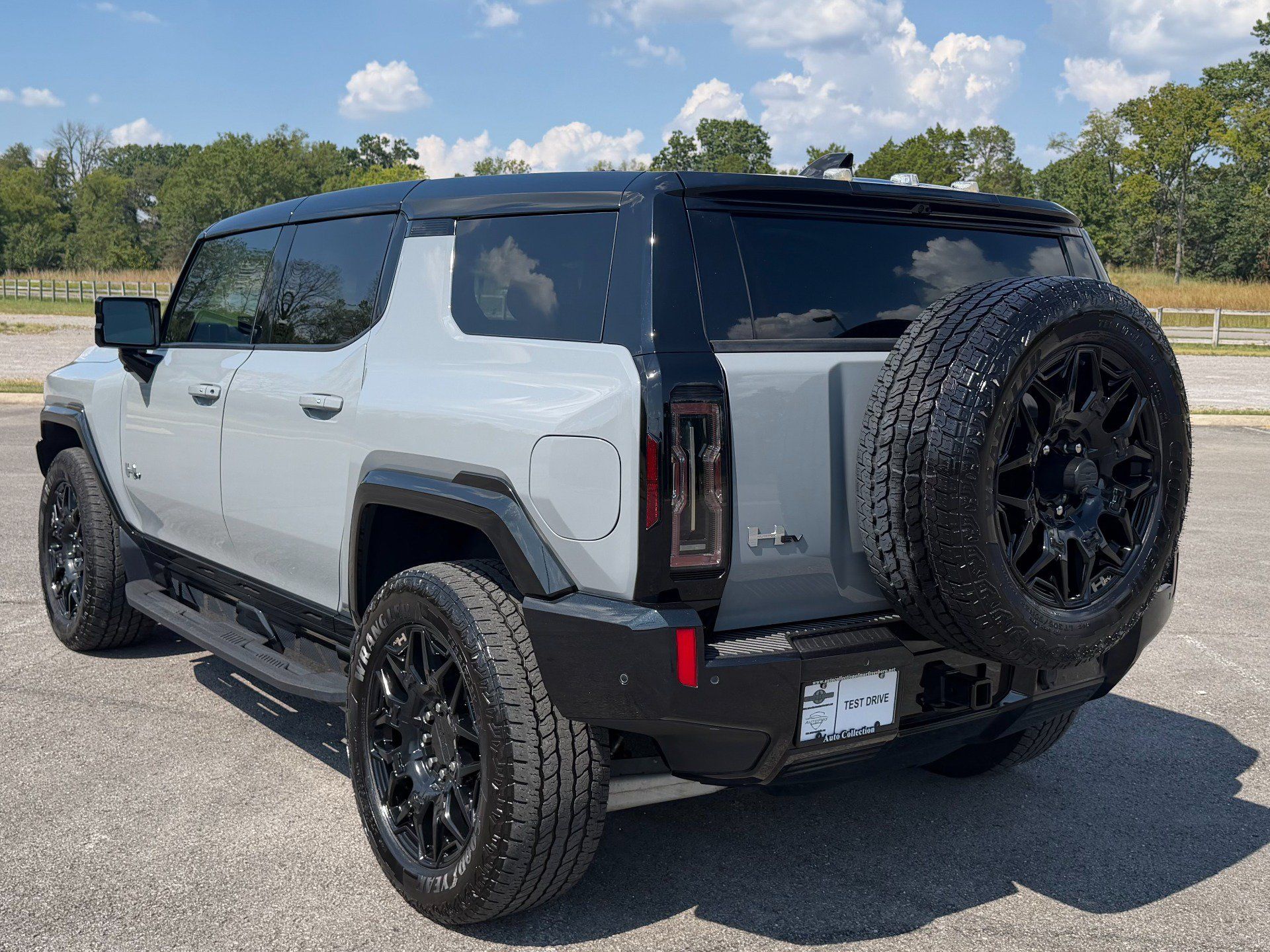 Used 2024 GMC Hummer EV 2X AWD/4WD image 4