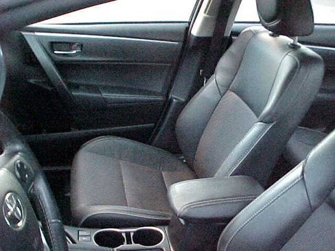 Used 2015 Toyota Corolla S image 22