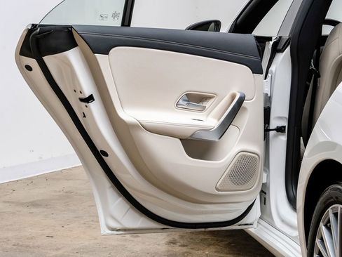 Used 2025 Mercedes-Benz CLA 250 4MATIC image 39