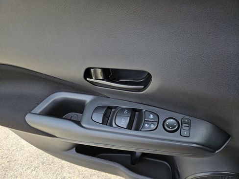 New 2025 Nissan Kicks S image 13