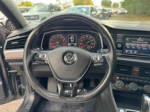 Used 2019 Volkswagen Jetta R-Line image 13