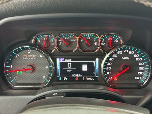 Used 2018 Chevrolet Silverado 1500 LT w/ Texas Edition image 15