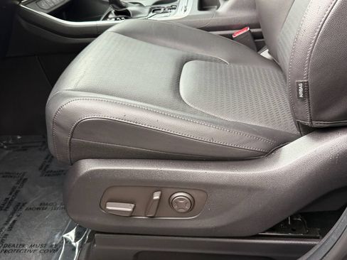 Used 2025 Kia Carnival SX Prestige FWD image 17