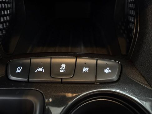 Used 2022 Chevrolet TrailBlazer LT w/ Convenience Package FWD image 18