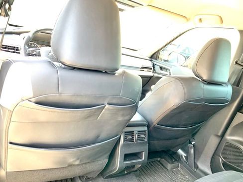 Used 2023 Mitsubishi Outlander SE FWD image 14