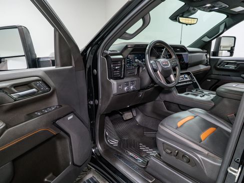 Used 2024 GMC Sierra 2500 AT4 w/ AT4 Premium Plus Package image 15