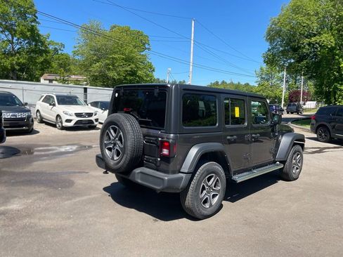Used 2022 Jeep Wrangler Unlimited Sport AWD/4WD image 5