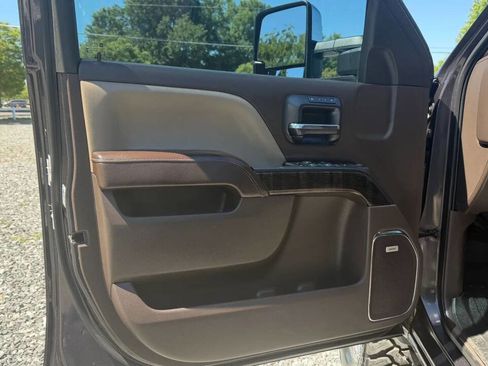 Used 2016 GMC Sierra 2500 Denali w/ Duramax Plus Package AWD/4WD image 13