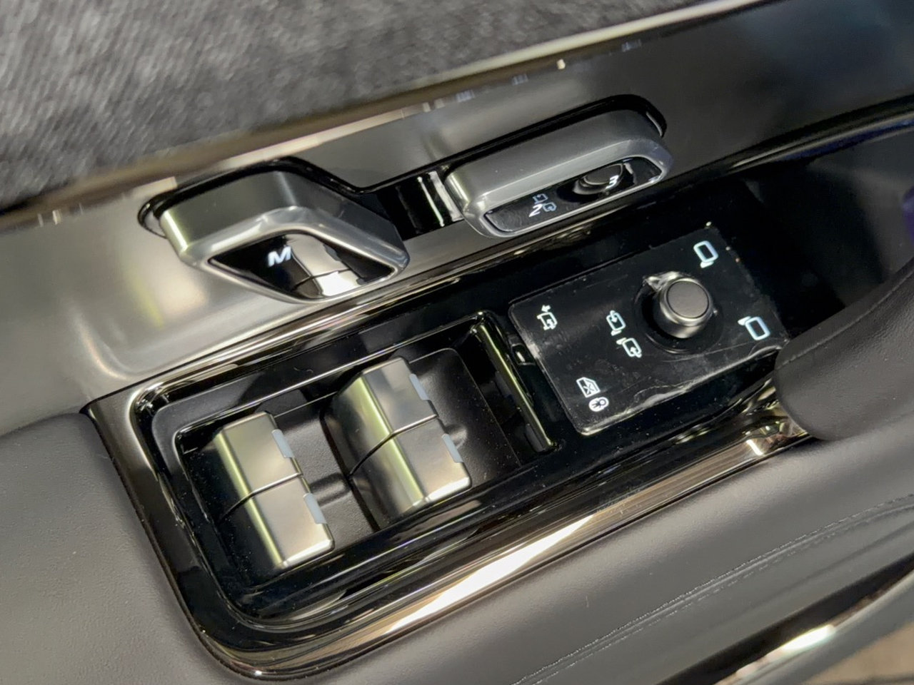 New 2026 Land Rover Range Rover Sport SE AWD/4WD image 15