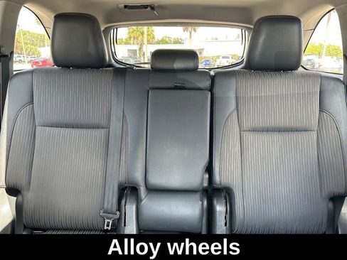 Used 2018 Toyota Highlander Plus image 14