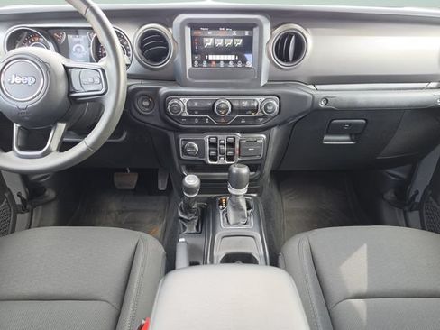 Used 2023 Jeep Gladiator Sport AWD/4WD image 17