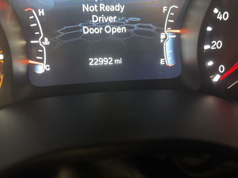 Used 2023 Jeep Compass Latitude image 12