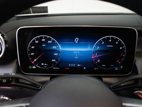 Used 2026 Mercedes-Benz GLC 300 4MATIC image 13