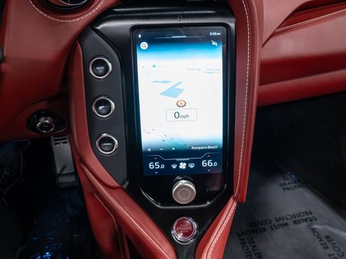 Used 2024 McLaren 750S Spider image 67