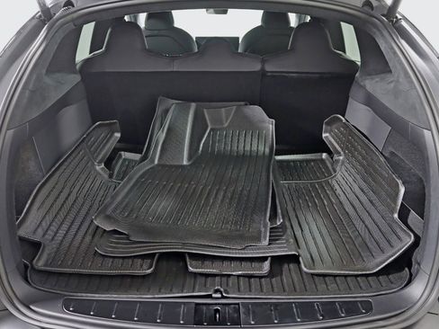 Used 2024 Tesla Model X image 39