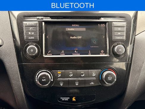 Used 2020 Nissan Rogue Sport S FWD image 3