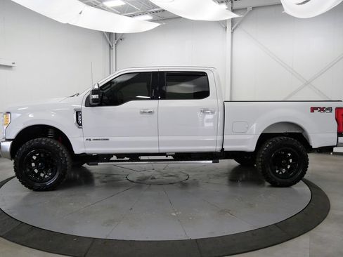 Used 2017 Ford F350 Lariat w/ Chrome Package AWD/4WD image 4