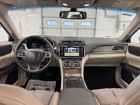 Used 2018 Lincoln Continental Select FWD image 19