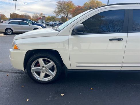 Used 2007 Jeep Compass Limited w/ Driver Convenience Group image 9