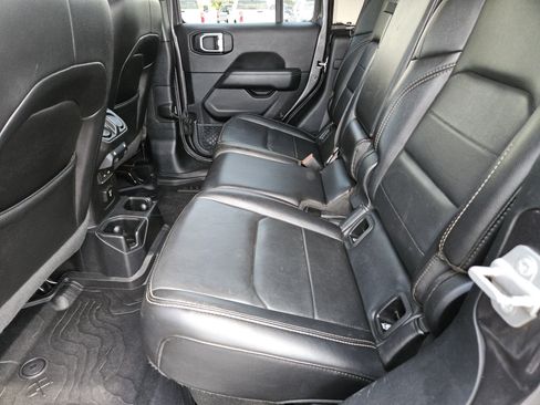 Used 2020 Jeep Gladiator Overland AWD/4WD image 27
