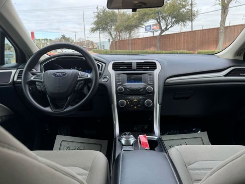 Used 2018 Ford Fusion S image 23